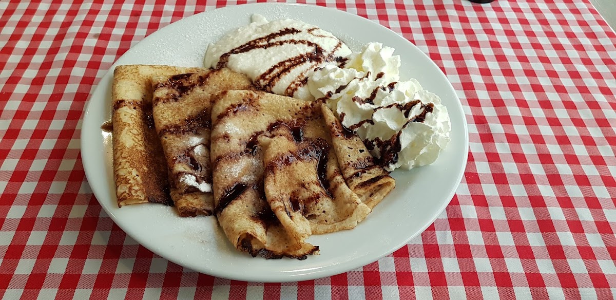 Le Petit Cafe & Restaurant-10